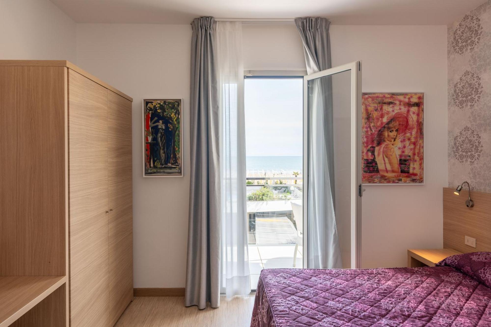 Hotel Marzia Holiday Queen Caorle Exterior foto